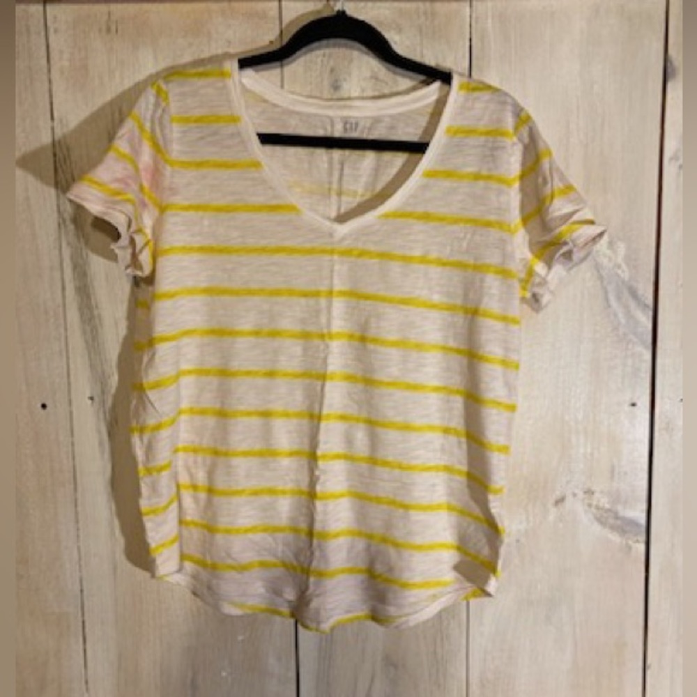 Gap T-Shirt